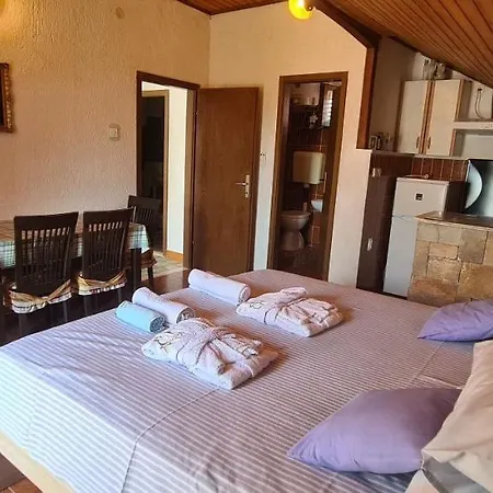 Kika Apartman Sucuraj